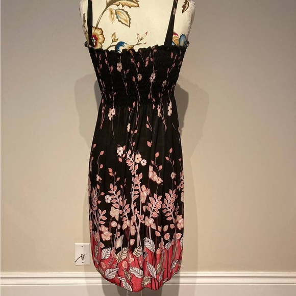 Summer dress - Picture 2 of 4